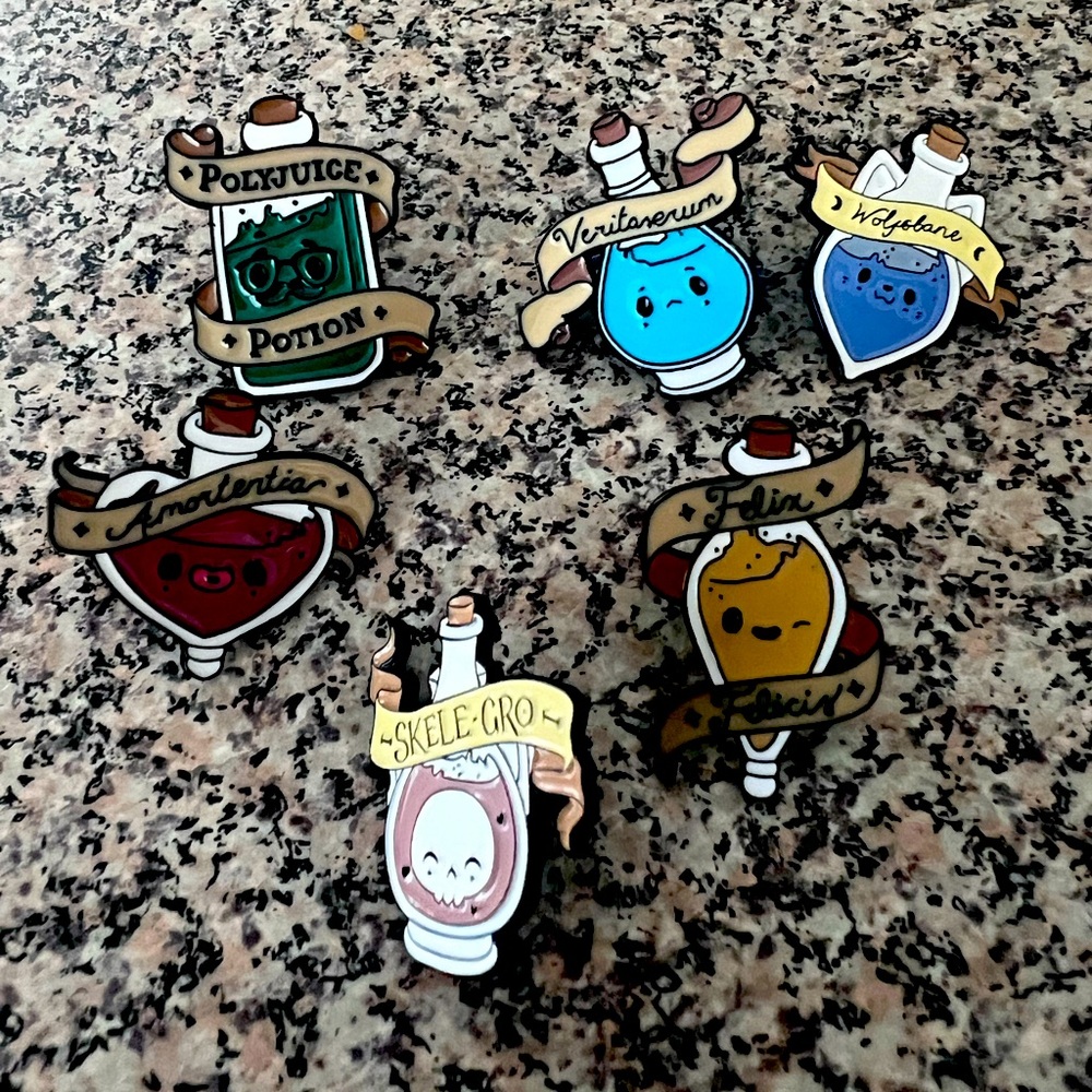 HARRY POTTER PINS